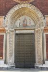 Portale d'ingresso della chiesa di Santa maria del Carmine a Milano. Si trova nel cuore del quarteire Brera- © alessandro0770 / Shutterstock.com