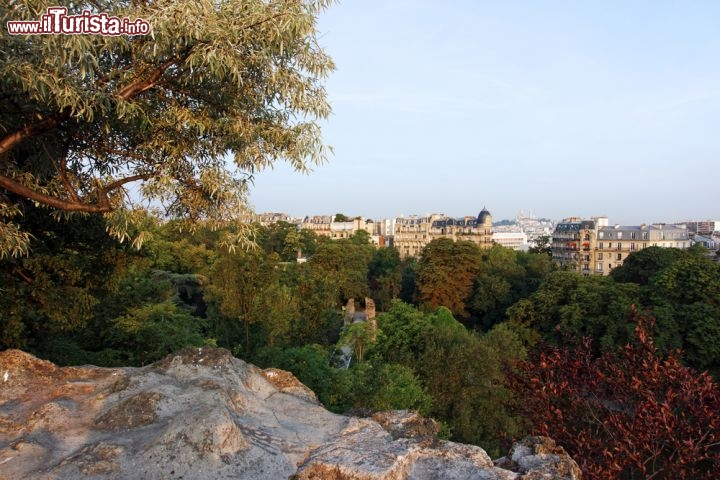 Immagine Panorama di Parigi fotografato dal Parc des Buttes Chaumont - © bensliman hassan / Shutterstock.com