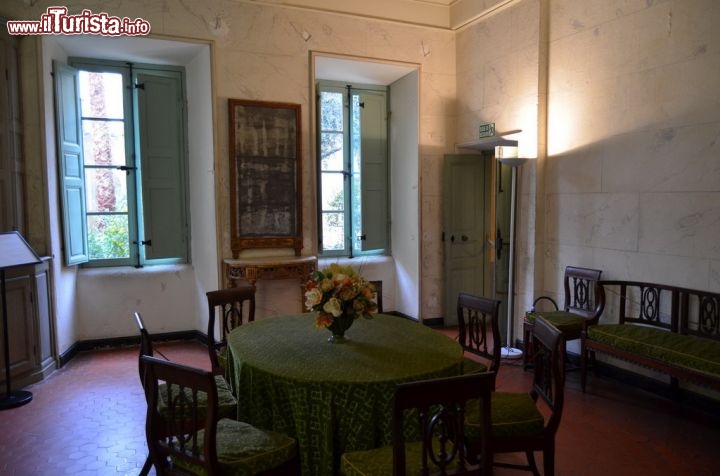 Immagine Una delle sale da pranzo nei tre piani di Casa Bonaparte, trasformata in museo ad Ajaccio nel 1967