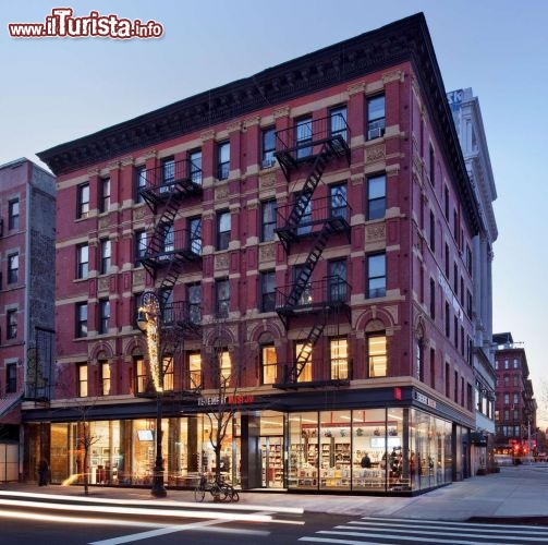 Immagine Il Visitor Center del Tenement Museum, all’angolo tra Delancey ed Orchard Street - © tenement.org