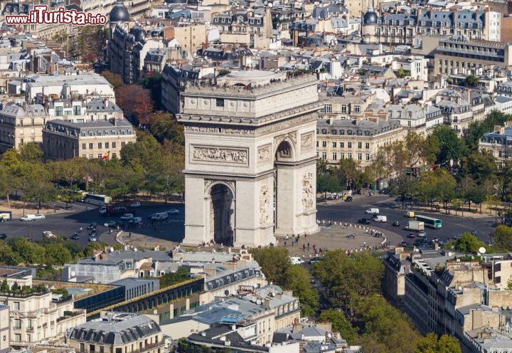 Di Fronte Al Casinò Di Parigi Torre Eiffel Pallone Montgolfier Di