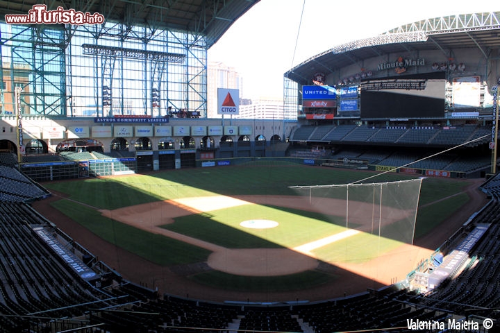 Immagine Minute Maid Park ecco l'interno del grande stadio del Baseball di Houston, Texas - © Valentina Maietta / www.guendastravels.com