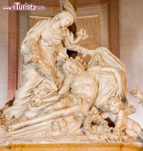 Immagine La Pietà di Filippo Parodi si trova all'interno dell'Abbazia di Santa Giustina a Padova - © Renata Sedmakova / Shutterstock.com