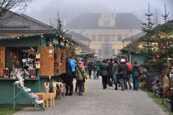 Uno dei più belli Mercatini di Natale a Salisburgo si svolge al Castello di Hellbrunn