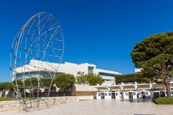 La visita deve includeew sia il museo che i magnifici giardini: il Getty Center di Los Angeles è una delle attrazioni imperdibili della città  - © f11photo / Shutterstock.com ...