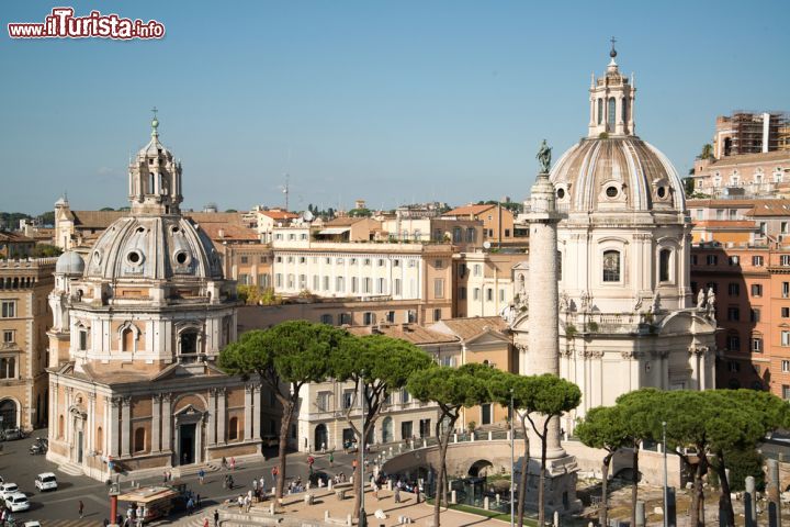 Immagine Il panorama di Roma fotografato dal belvedere del Vittoriano, raggiungibile con una coppia di ascensori in vetro - © Pe3k / Shutterstock.com