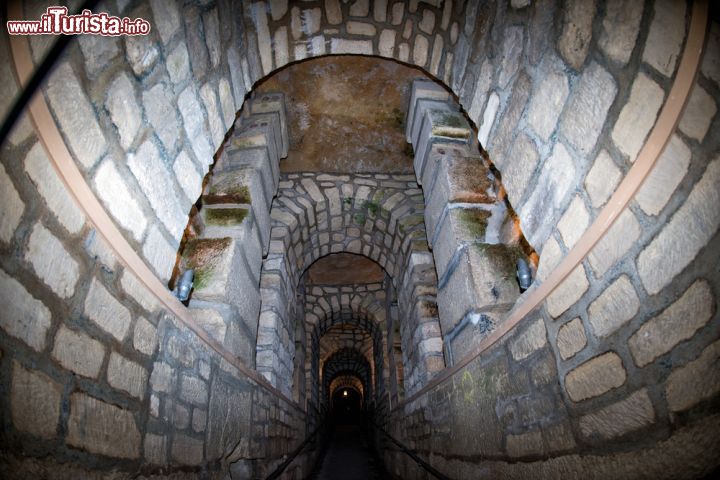 Immagine In origine si trattava di cave di roccia calcarea, già utilizzate al tempo dei romani. la loro conversione in catacombe risle al 17° secolo - © Andrea Izzotti / Shutterstock.com