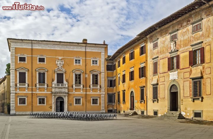 Immagine Piazza dei Cavalieri a Pisa non può competere con la più monumentale Piaza dei Miracoli, ma è uno splendido salotto architettonico nel cuore della città - © Borisb17 / Shutterstock.com