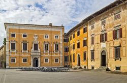 Piazza dei Cavalieri a Pisa non può competere con la più monumentale Piaza dei Miracoli, ma è uno splendido salotto architettonico nel cuore della città - © ...
