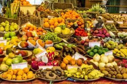 E' il mercato alimentare più famoso di tutta la Baviera: in centro a Monaco il Viktualienmarkt  offre oltre 22.000 metri quadrati di prodotti agricoli e di artigianato tipico ...