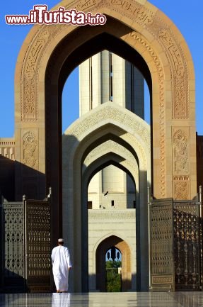 La Grande Moschea di Muscat - Copyright Ufficio del Turismo del Sultanato dell'Oman