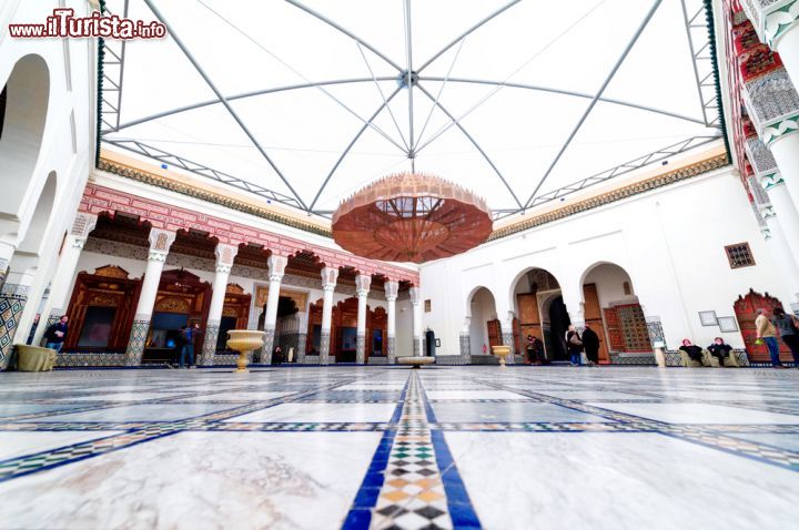 Immagine Magnifica hall all'interno del Museo di Marrakech - © Andrea Obzerova / Shutterstock.com