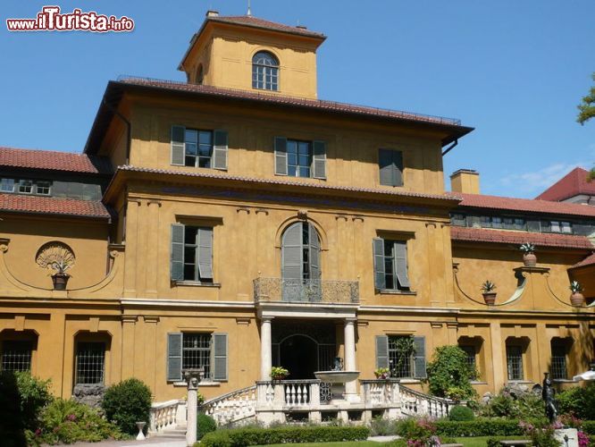 Immagine Ingresso della casa museo Lenbachhaus a Monaco. In questa villa visse il principe e pittore Franz von Lenbach - © Usien - CC BY-SA 3.0 - Wikimedia Commons.