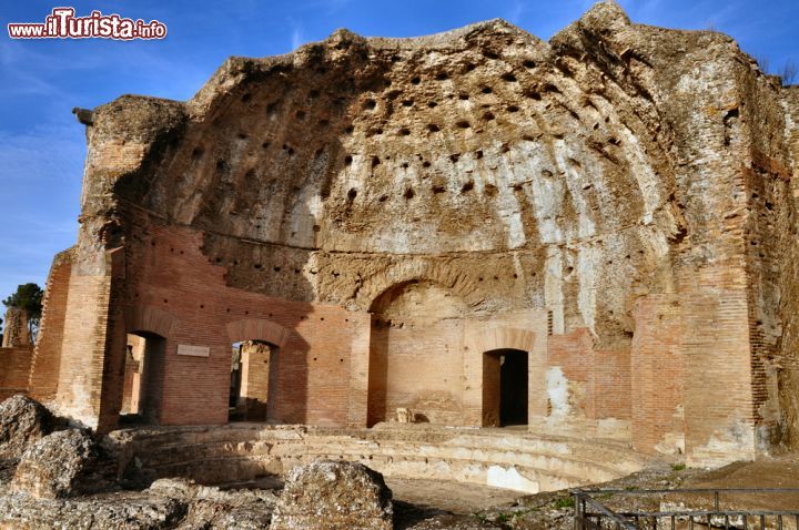 Immagine Le rovine romane di Villa Adriana a Tivoli - © maurizio/ Shutterstock.com