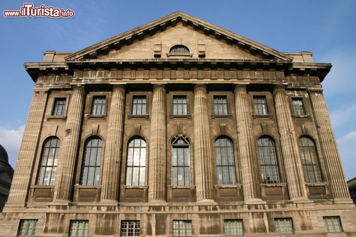 Immagine L'edifico classico del Pergamon Museum di Berlino - © Andrea Seemann / Shutterstock.com