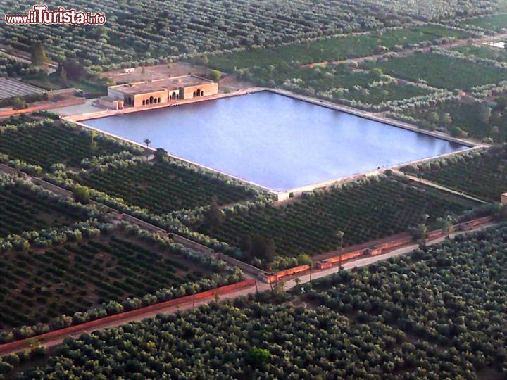 Immagine Un particolare di un bacino idrico all'interno dei dei vasti Giardini Agdal a Marrakech, 400 ettari di verde a sud della Medina della città