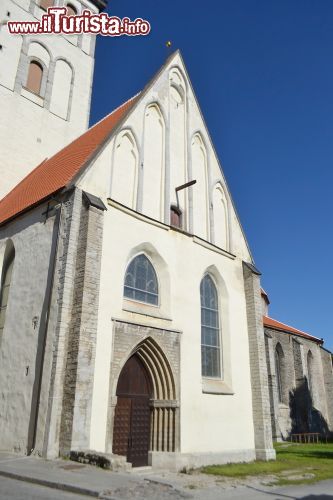 Immagine L'ingresso sud della Basilica di San Nicola a Tallin - © konstantinks / Shutterstock.com