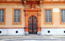 Portone d'ingresso della Casa del Manzoni, il nuovo museo di Milano - © ValeStock / Shutterstock.com 