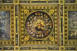 Dettaglio del soffitto ligneo del Salone dei Cinquecento a Palazzo Vecchio. Sono ben i 39 pannelli che coprono gli oltre 1000 metri quadrati di superfice. Sono opera del Vasari e della sua scuola ...