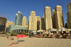 La spiaggia artificiale di Dubai presso la Marina - © Luca Pelagatti