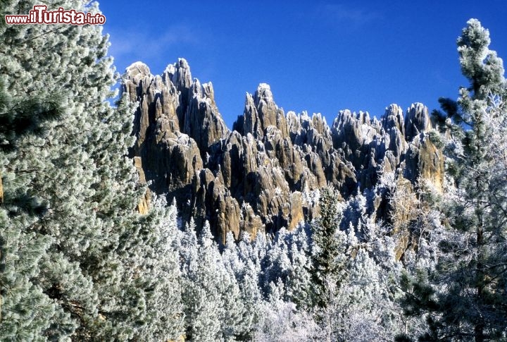 Immagine La formazione rocciosa dei Needles in inverno