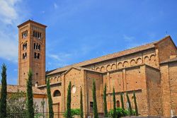 Vista laterale della Basilica di San Francesco ...