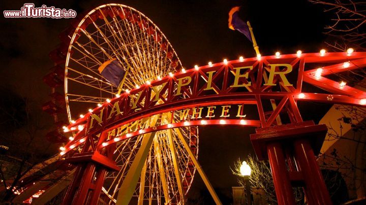 Immagine Ingresso del molo di Navy Pier a Chicago - © Tourism Media Chicaco