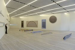 Sala all'interno della Fondazione Prada, il museo d'arte contemporanea a Milano - © Paolo Bona / Shutterstock.com 