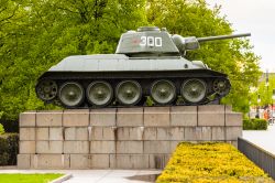 Carro armato seconda guerra mondiale, esposto nel parco Grosser Tiergarten di Berlino - © Anton_Ivanov / Shutterstock.com 