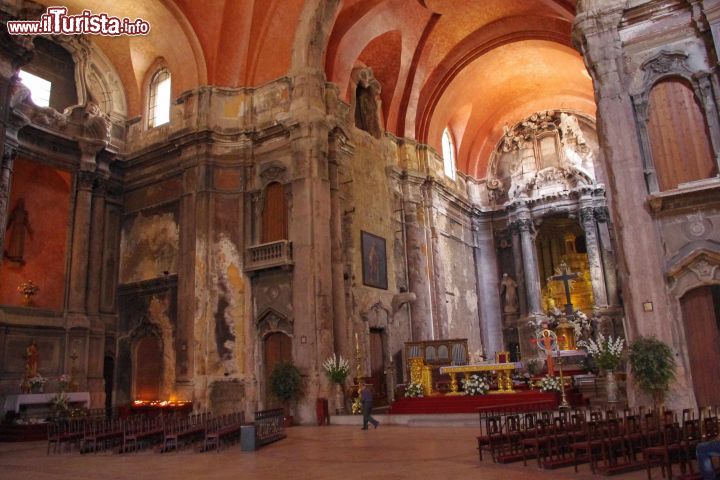 Immagine Il presbiterio della chiesa bruciata di Sao Domingos a Lisbona - © Jacek555 (Jacek Plewa) - GFDL- Wikipedia
