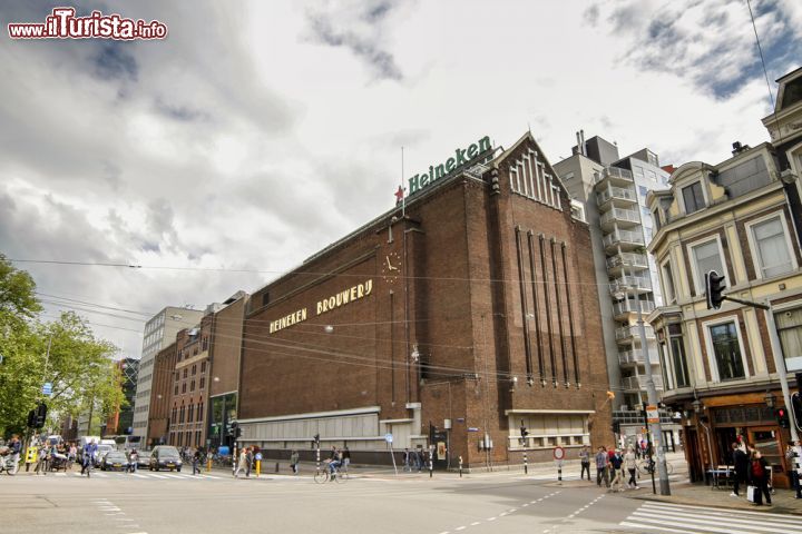 Immagine The Heineken Experience l'attrazione principale del quartiere de Pijp in Amsterdam - © Ozgur Guvenc / Shutterstock.com