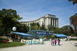 Ingresso dell'Aquarium de Paris in centro a Parigi. Si trova adiacente ai giardini del Trocadero