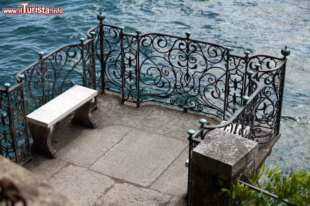 Immagine La spettacolare terrazzina sull'acqua di Villa Monastero (Varenna, Lago di Como).