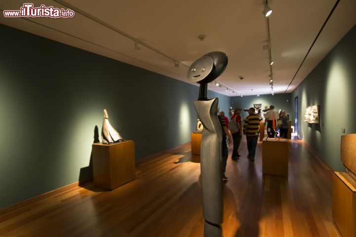 Immagine La visita al museo Botero in centro a Bogotà, Colombia, un "must see" per gli appassionati di modernismo - © posztos / Shutterstock.com