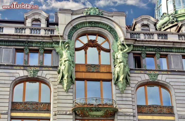 Immagine Edificio in stile modernista a San Pietroburgo: lo potete vedere camminando sulla Prospettiva Nevskij