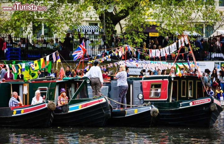 Immagine Canalway Cavalcade l'evento di primavera a Little Venice, Londra - © Elena Dijour / Shutterstock.com