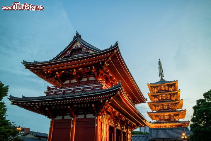 Immagine Il tempio buddhista di Asakusa Senso, a Tokyo. E' uno dei due più importanti santuari del quartiere