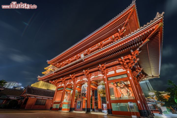 Immagine La porta Kaminarimon è uno dei riferimenti architettonici del quartiere Asakusa di Tokyo