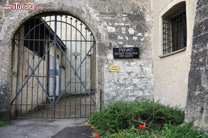 Immagine Ingresso riservato al clero, abbazia di Nonnberg a Salisburgo - © EQRoy / Shutterstock.com