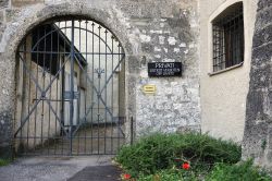 Ingresso riservato al clero, abbazia di Nonnberg a Salisburgo - © EQRoy / Shutterstock.com 