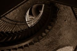La salita a piedi alla cima di Torre dei Lamberti a Verona