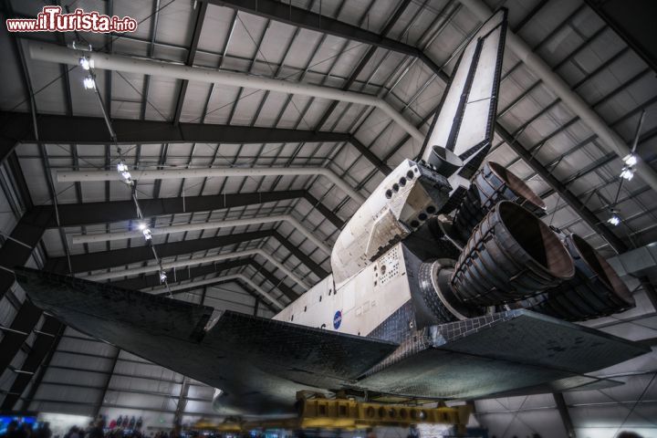 Immagine La coda dell'Endeavour, l'ultima navicella delle missioni Space Shuttle della Nasa: La potete ammirare al California Science Center museum