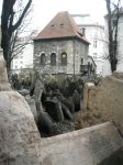 Cimitero ebraico: ci sono strati di tombe