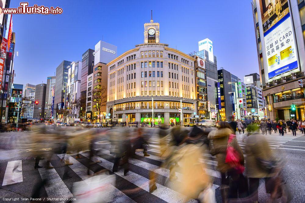 Immagine Grandi Magazzini Wako nel quartiere di GInza a Tokyo. - © Sean Pavone / Shutterstock.com