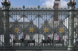 Il cancello esterno di Palazzo Reale a Torino