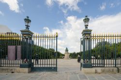 Cancellata di ingresso ai giardini botanici di Parigi i Jardin des Plantes - © lembi / Shutterstock.com