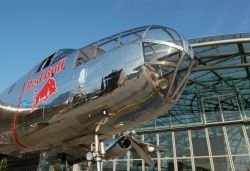 Ingresso all'Hangar 7, il regno del magnate della Red Bull a Salisburgo in Austria  - © www.hangar-7.com/