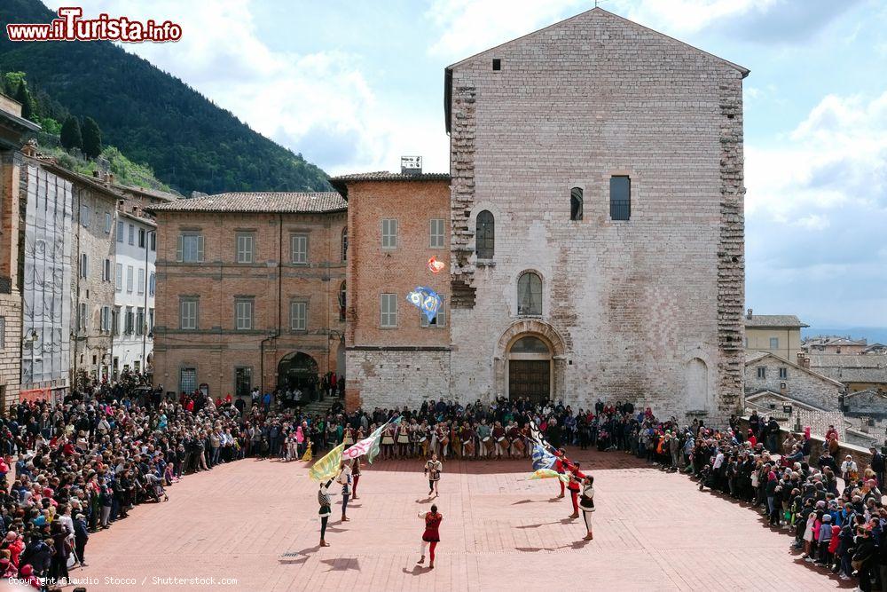 Immagine Piazza della Signoria o piazza Grande in centro a Gubbio  - © Claudio Stocco / Shutterstock.com