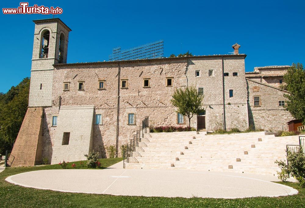 Immagine La storica Basilica di Sant'Ubaldo che si trova sul Monte Ingino, sopra a Gub