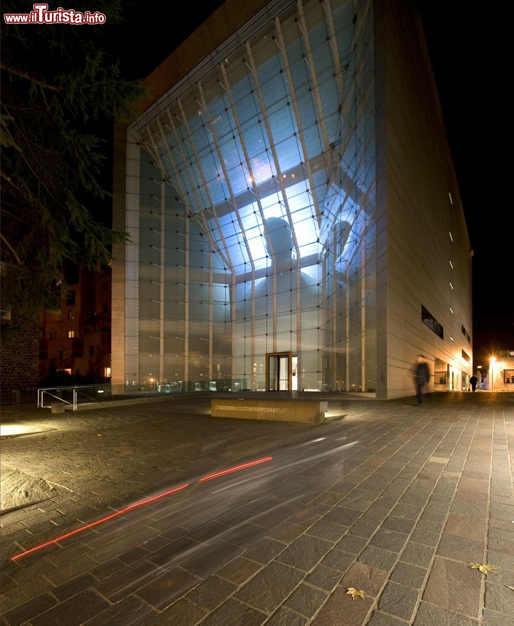 Immagine Passeggiata serale al Museo d'Arte Moderna di Bolzano   - ©  Othmar Seehauser - www.museion.it